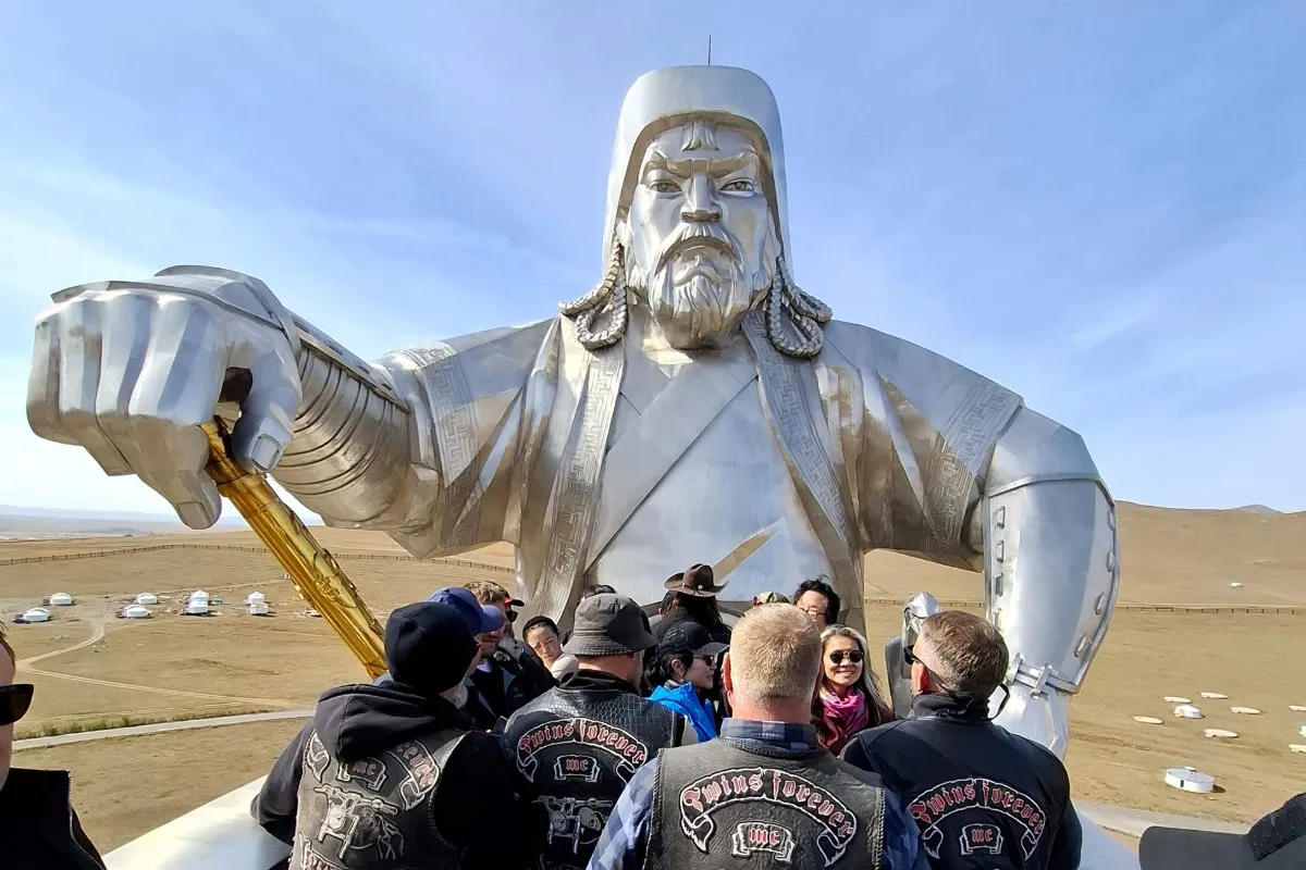 Chinggis Khaan grand statue