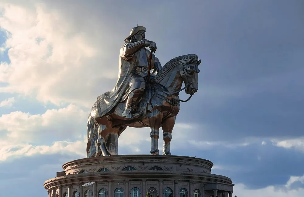 Chinggis Khaan Statue