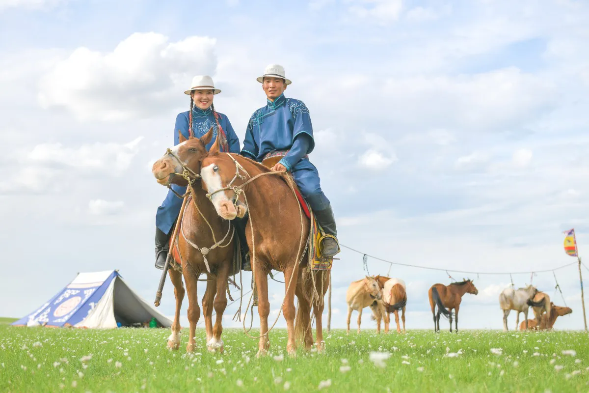Naadam couple