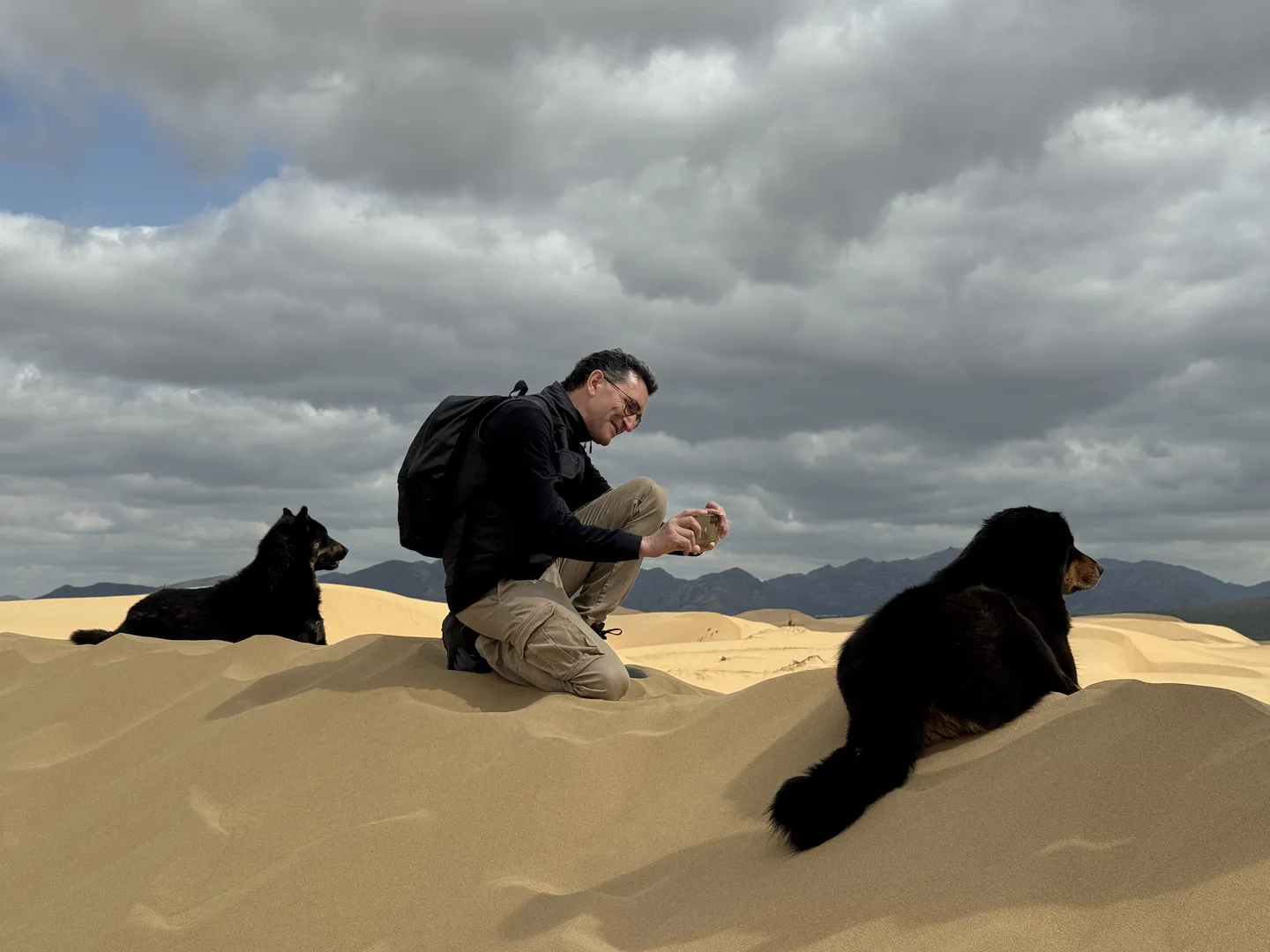 Khongor sand dunes